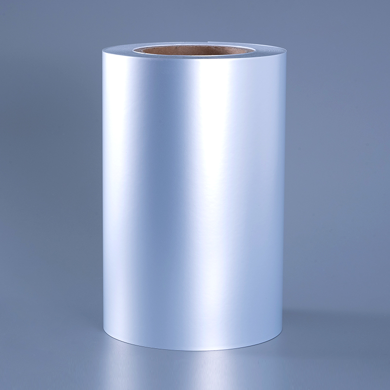 فيلم بوليستر فضي لامع ممتاز 50 ميكرو، فيلم لاصق ذاتي مع لاصق أكريليك مذيب مقاوم للكحول ومقاوم لدرجات الحرارة العالية