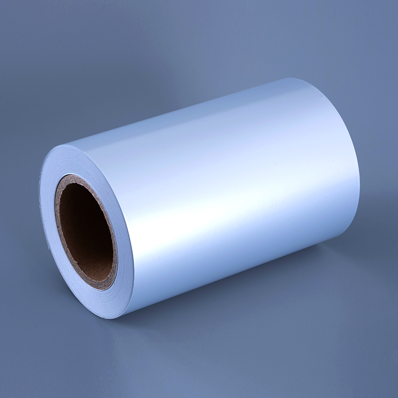 فيلم بوليستر فضي لامع ممتاز 50 ميكرو، فيلم لاصق ذاتي مع لاصق أكريليك مذيب مقاوم للكحول ومقاوم لدرجات الحرارة العالية