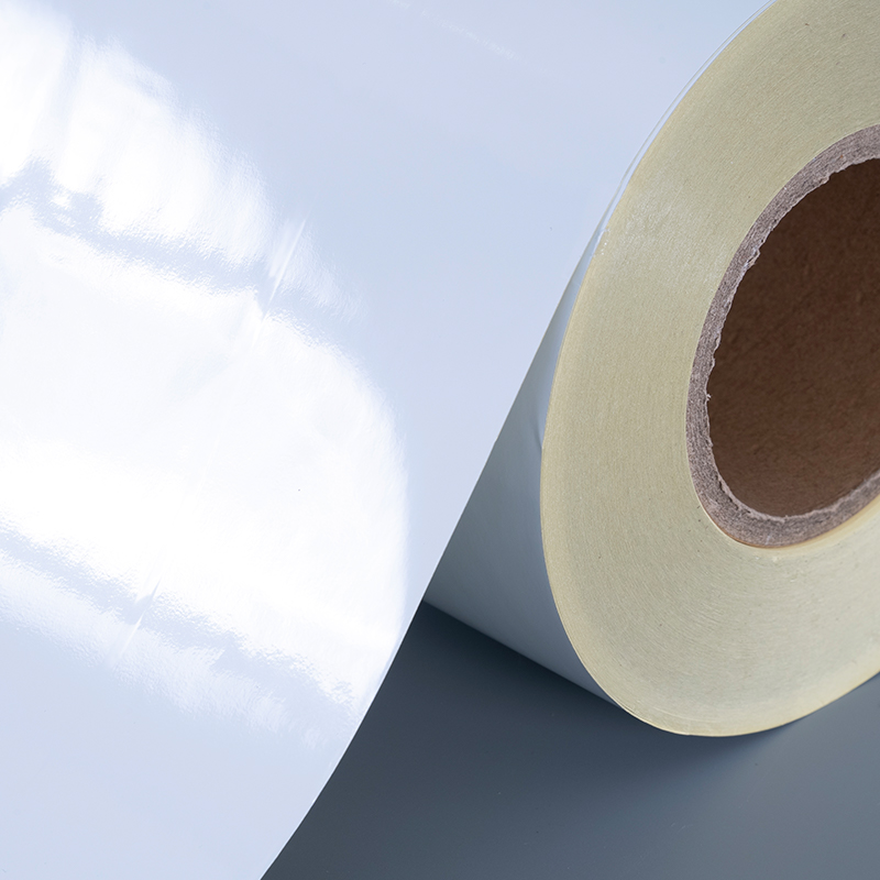 ملصق ذاتي اللصق من فيلم البوليستر الأبيض اللامع 50mic مع لاصق قابل للإزالة مقاوم للكحول ومقاوم لدرجات الحرارة العالية