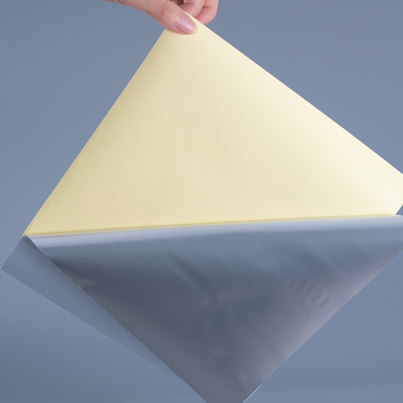 ملصق ذاتي اللصق من البوليستر الأبيض اللامع 50mic مع لفة جامبو لاصقة من الأكريليك المذيب للطباعة الرقمية