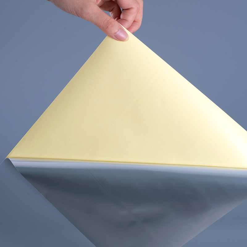 ملصق ذاتي اللصق من البوليستر الأبيض اللامع 50mic مع لفة جامبو لاصقة من الأكريليك المذيب للطباعة الرقمية