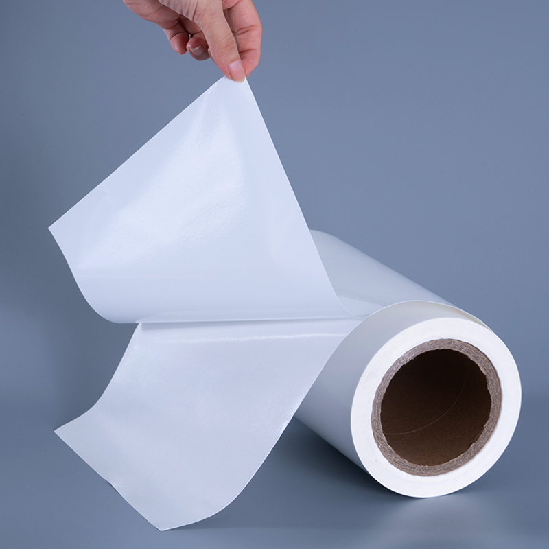 مواد تسمية فيلم الفينيل PET اللامعة 25mic مع لفة جامبو لاصقة من الأكريليك للطباعة النافثة للحبر