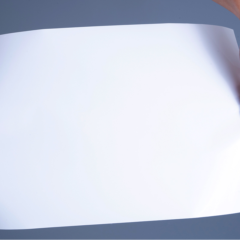 مواد تسمية فيلم الفينيل PET اللامعة 25mic مع لفة جامبو لاصقة من الأكريليك للطباعة النافثة للحبر