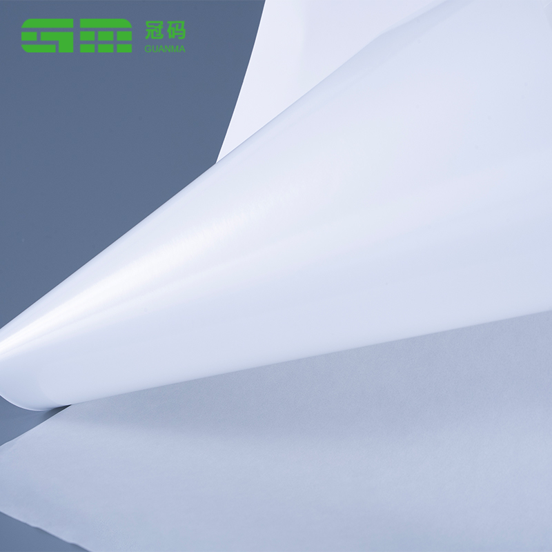 لفة ملصقات من الورق الصناعي PP 75mic مع مادة لاصقة مجمدة