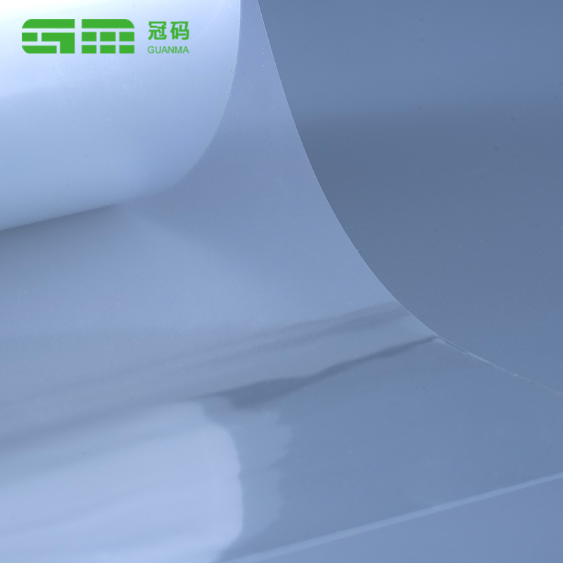 لفة جامبو من البولي بروبيلين ذاتية اللصق 50 ميكرون مع بطانة شفافة للحيوانات الأليفة